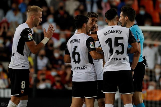 祝铭震28分胡金秋23分 广州大胜广厦35分